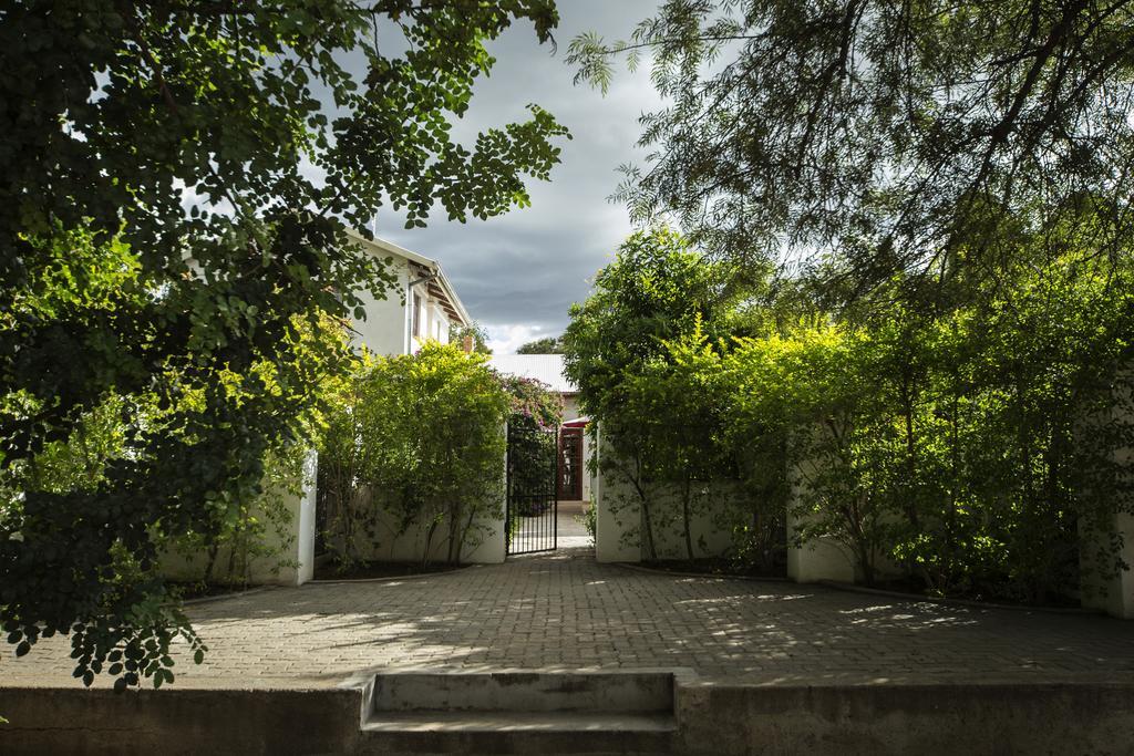 Out Of Africa Guesthouse Otjiwarongo Zewnętrze zdjęcie