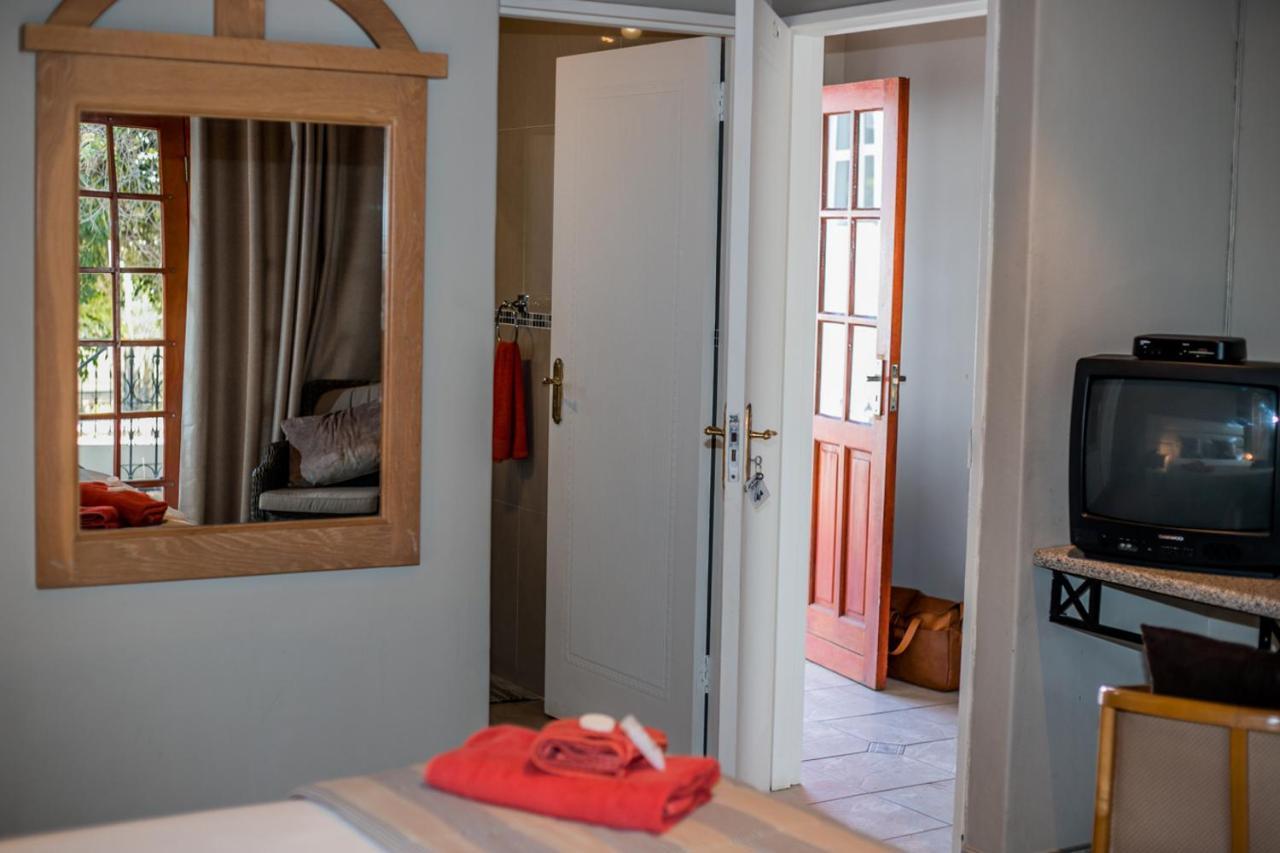 Out Of Africa Guesthouse Otjiwarongo Zewnętrze zdjęcie