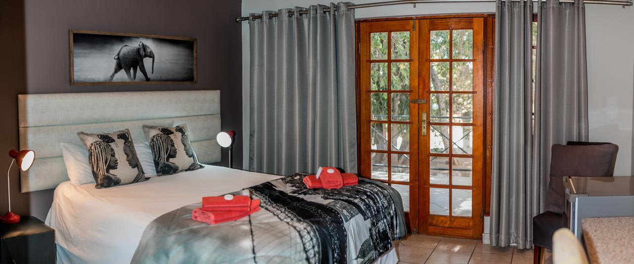 Out Of Africa Guesthouse Otjiwarongo Zewnętrze zdjęcie